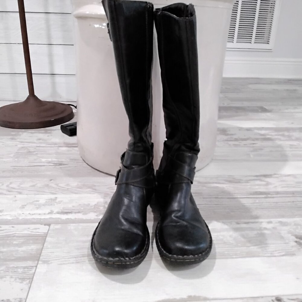 Boots - Picture 3 of 6